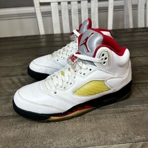 Nike Air Jordan 5 Fire Red Sneakers Sz 5.5Y‎